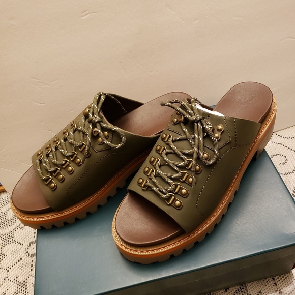 Ladies Aerosoles sandals​ - Picture 2 of 6